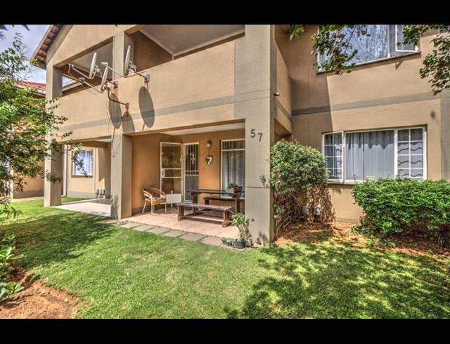 2 BEDROOM APARTMENT BLOCK FOR SALE IN KEMPTON PARK EXT 4